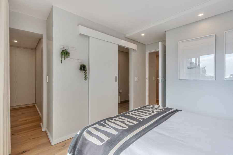 2 Bedroom Property for Sale in Sea Point Western Cape